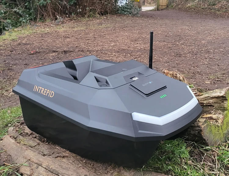 Intrepid Bait Boat by Future Carping